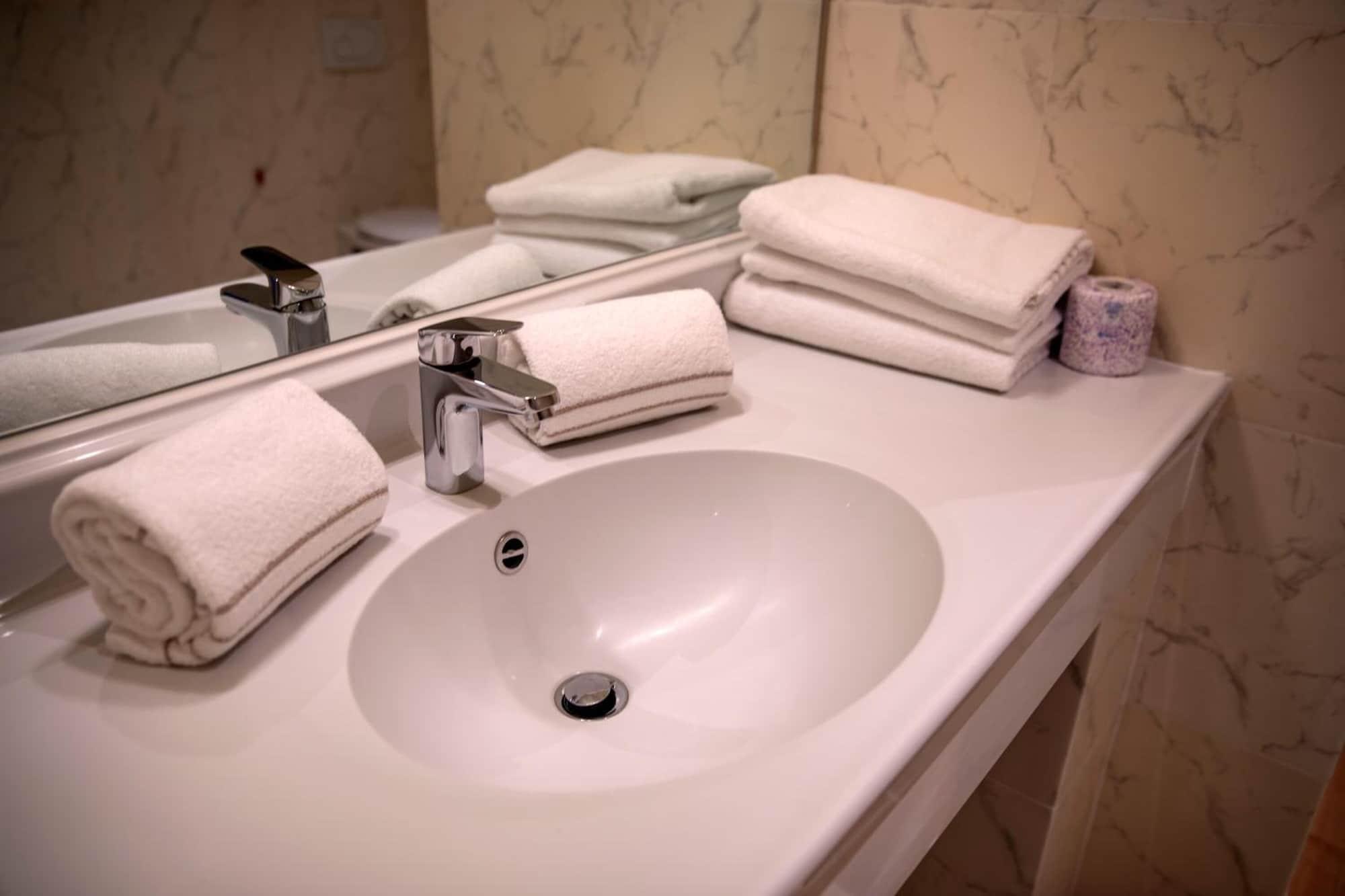 Castahotel Castagnito المظهر الخارجي الصورة