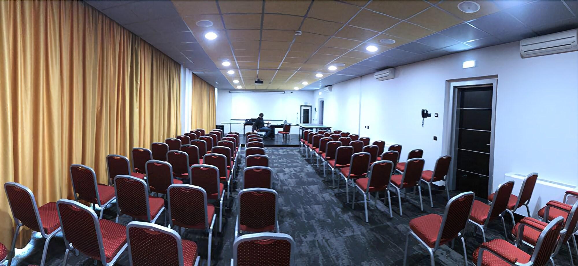 Castahotel Castagnito المظهر الخارجي الصورة